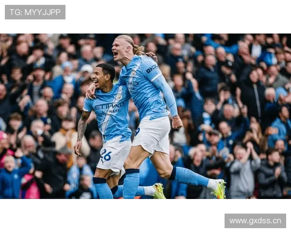 曼城节奏混乱和空间崩溃问题显现,近期比赛表现受限对赛季走势形成制约 曼城节奏混乱和空间崩溃问题显现,近期比赛表现受限对赛季走势形成制约