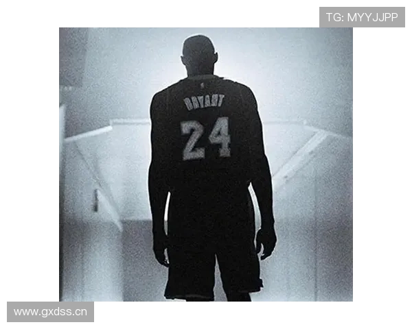 科比凌晨四点的闹钟，比我的花呗还款日还准时